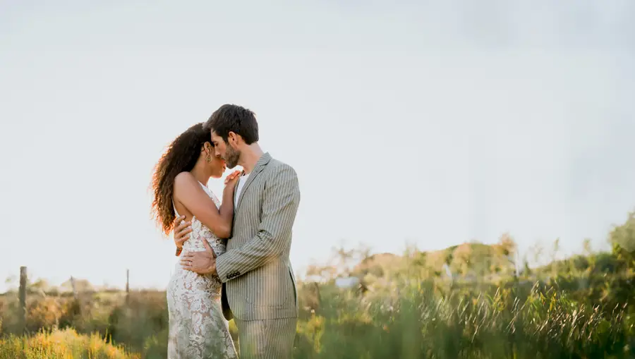 Couple de marié au Mas de la Fouque en Camargues